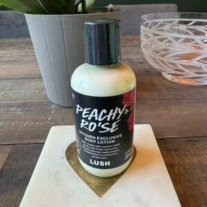 Lush Peachy Ro'se body lotion